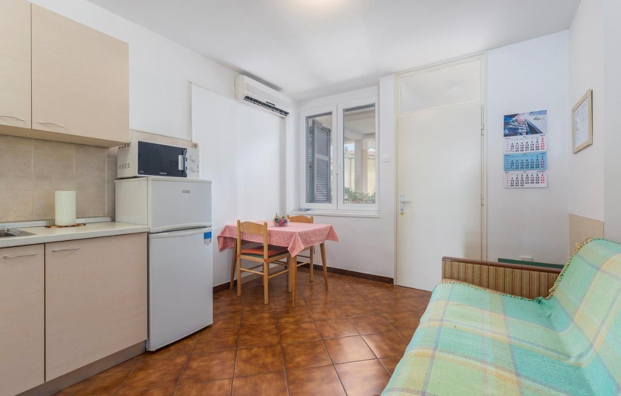 Peskera Apartments Tomicic Пореч Екстериор снимка